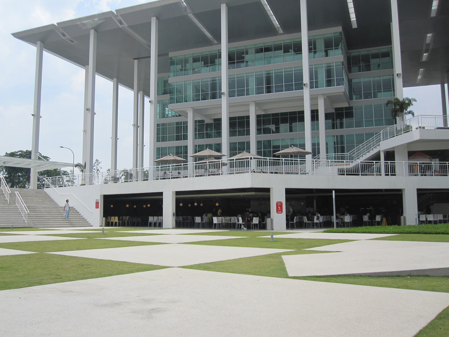 馬來西亞本科留學(xué)一年費(fèi)用需要多少錢?